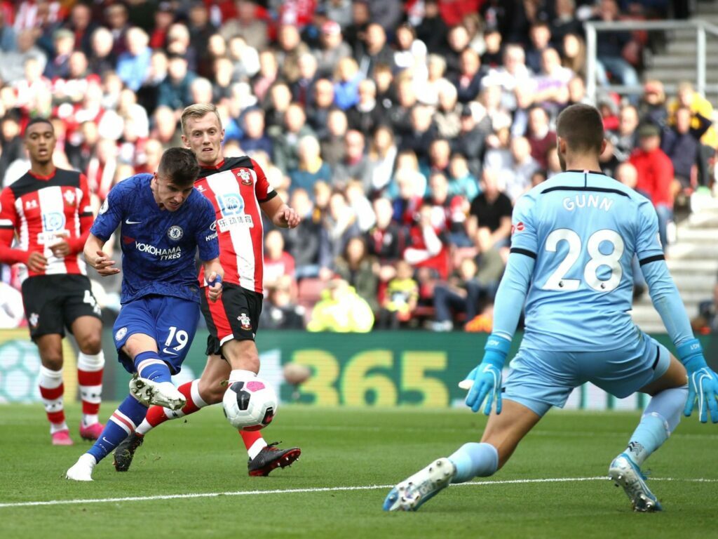 Southampton sẽ tiếp tục gặp nhiều khó khăn trước Chelsea