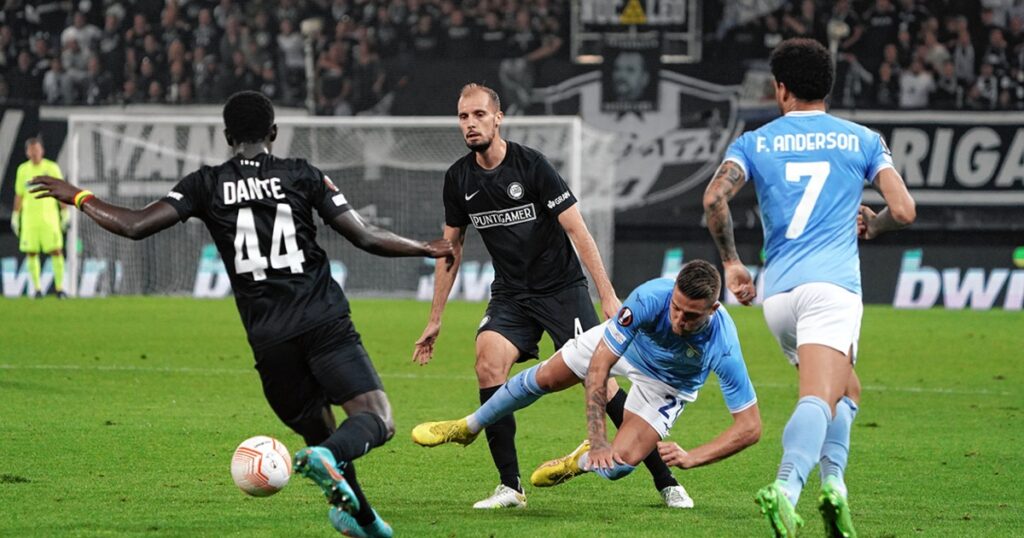 Lazio có được lợi thế sân nhà trước Sturm Graz